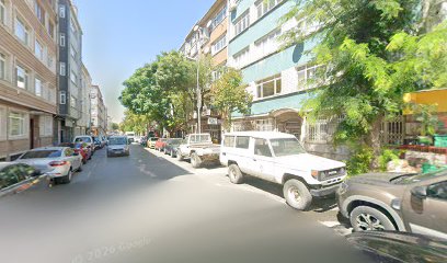 Dis Hekimi Uǧur Çevik