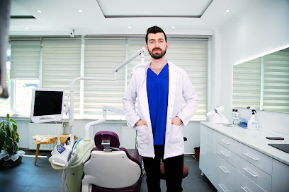 Diş Hekimi Samed Çakıroğlu