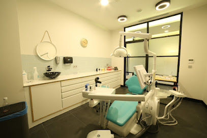 Klinik Bursa Ağız ve Diş Sağlığı Polikliniği (ZAGA Center Bursa)