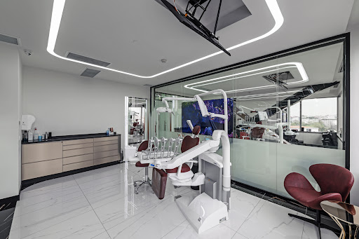 Dentist Ritz Carlton — 2
