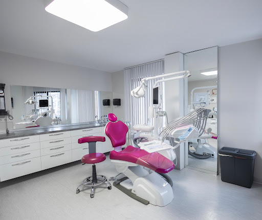Özge Sancaktar Dental Clinic,OzgeSancaktar Dental Clinic — 4