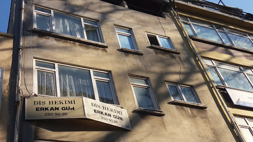 Diş Hekimi Erkan Gün