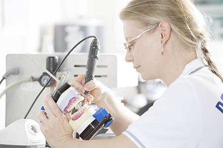 Asistanbuldent Diş Laboratuvarı