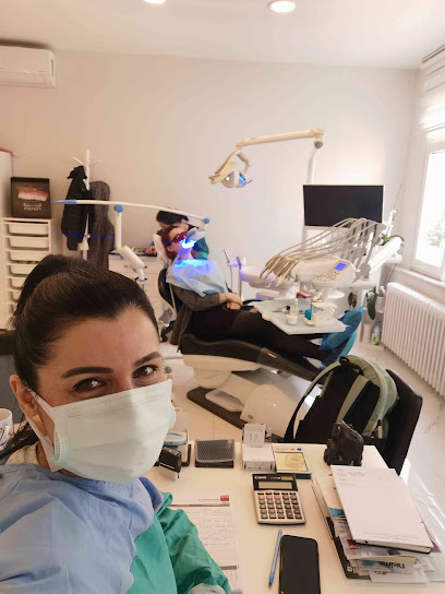 Diş Hekimi Pınar Kutay - Şişli İmplant - Zirkonyum - Gülüş Tasarımı - Veneer - Smile Design