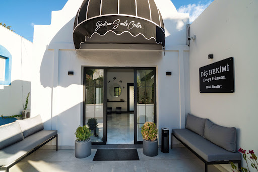 Diş Hekimi Derya Güncan, Bodrum Smile Center — 4