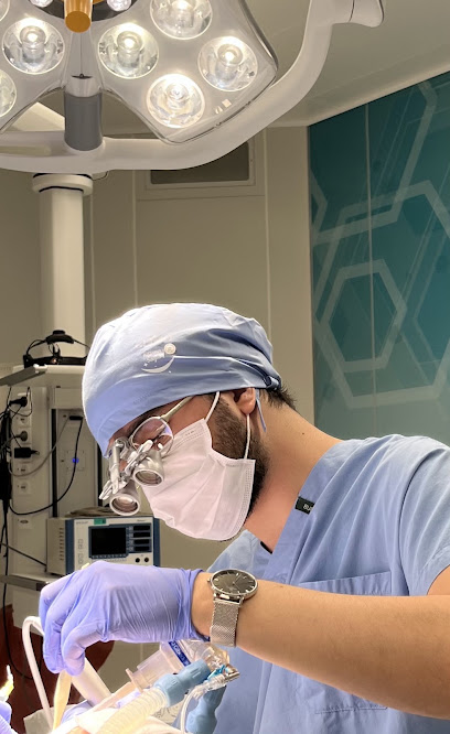 Bursa Diş Hekimi Fatih Ay | implant | Gülüş Tasarımı | Dentist