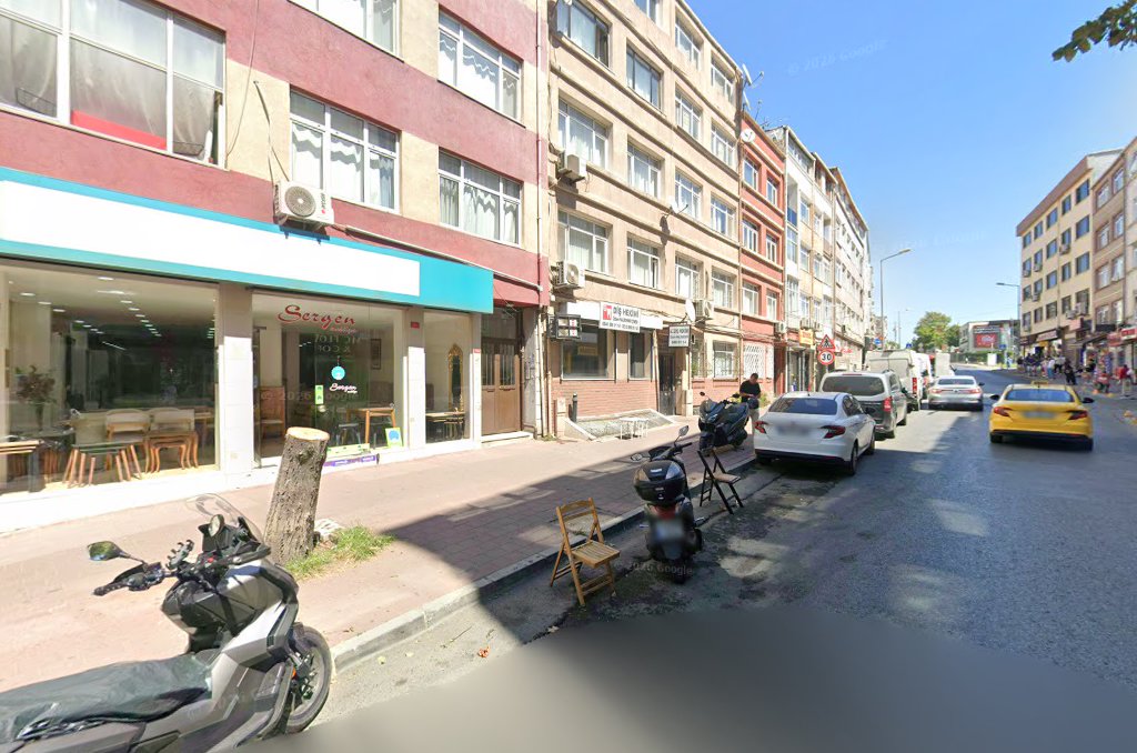 Di̇ş Heki̇mi̇ Özlem Hali̇sdemi̇r Çi̇men — 2