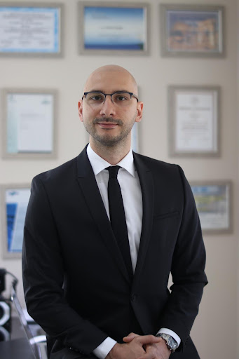 Dr. Med. Dent Melih Özgen/İmplant/Gülüş Estetiği/Laminate Veneer/Lamina Diş/Zirkonyum — 3