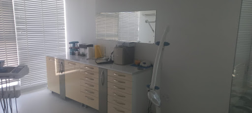 Dt Ayşenur Taş 24 Saat Açik Dişçi Ankara — 2