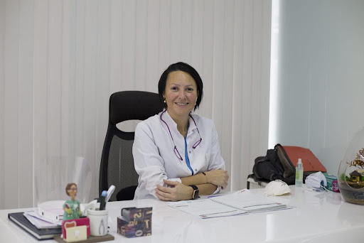 Diş Hekimi Ece Hatip