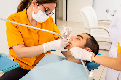 Dt. Özlem Özcan Diş Kliniği | Estetik Diş Hekimi,Dentists Özlem Özcan