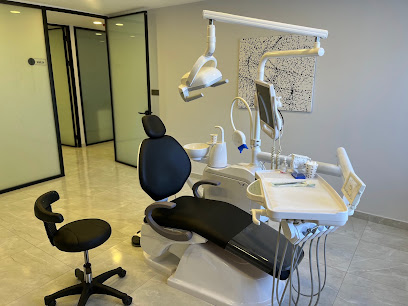Ogün Onur Çömlekçi Dental Clinic