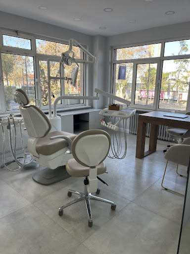 Dr. İrem Tokgöz İlgün Ortodonti Kliniği